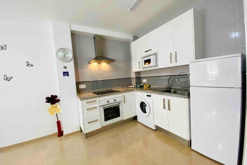“Smile Nerja” Chic Apartment With Wifi, 4 Guests Εξωτερικό φωτογραφία